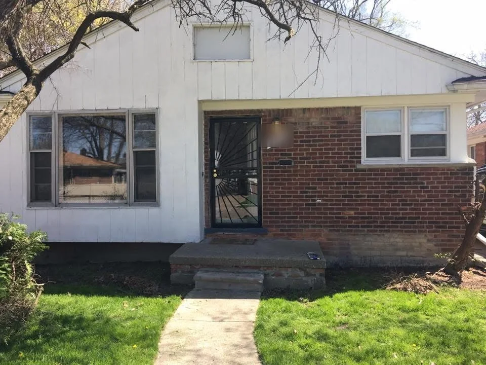 The Oak Park ranch when Steve and CJ first moved to Michigan